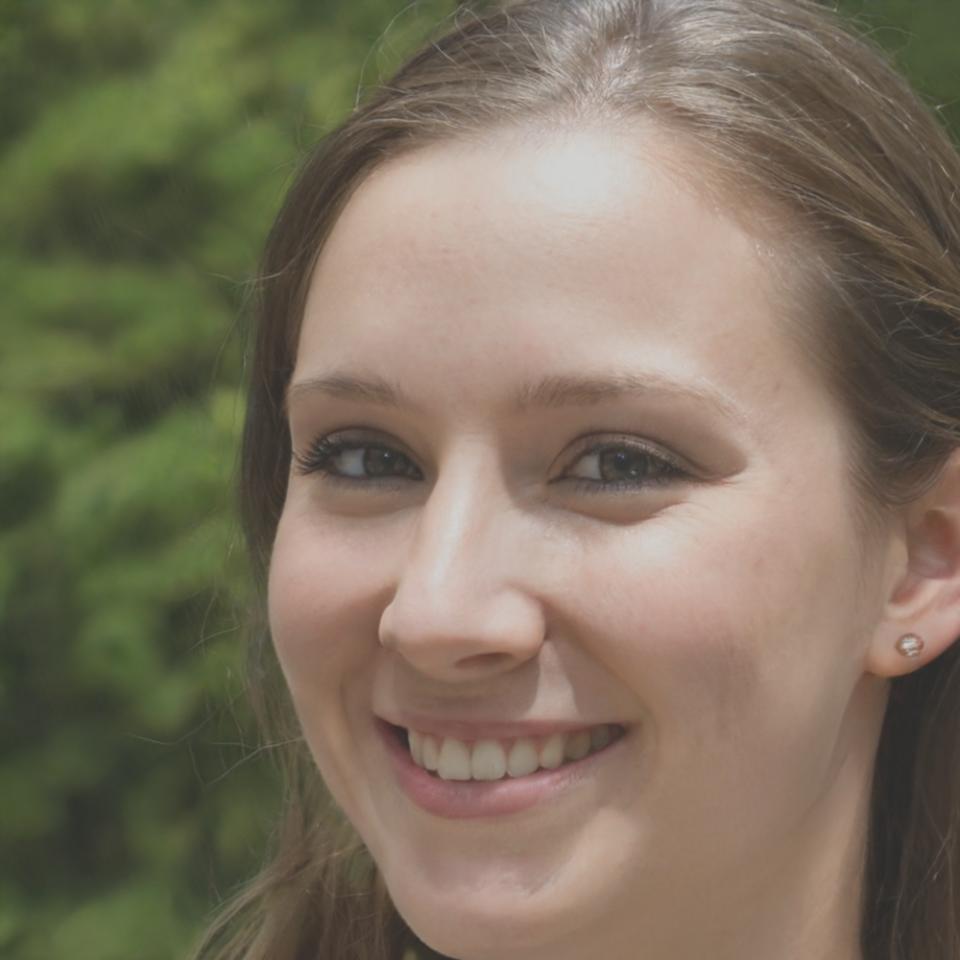 Cosmina Diaconu, specialist în planificare financiară și membru al echipei invarikedora